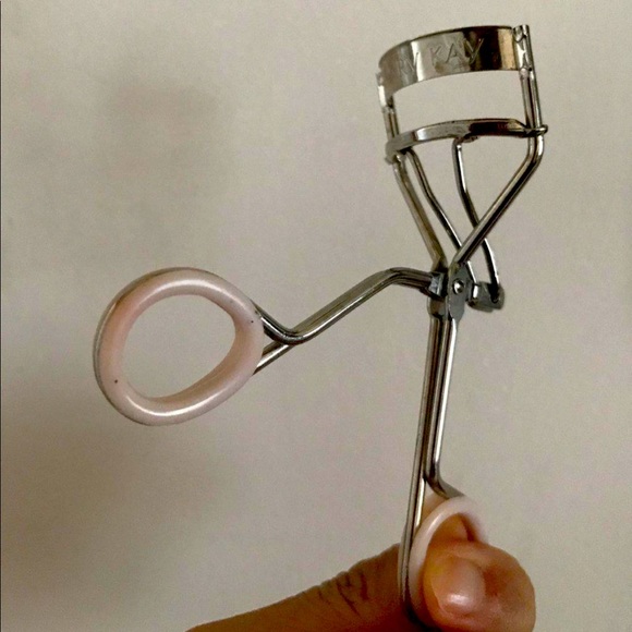 Mary Kay Eyelash Curler - Silver/pale pink - Picture 3 of 4